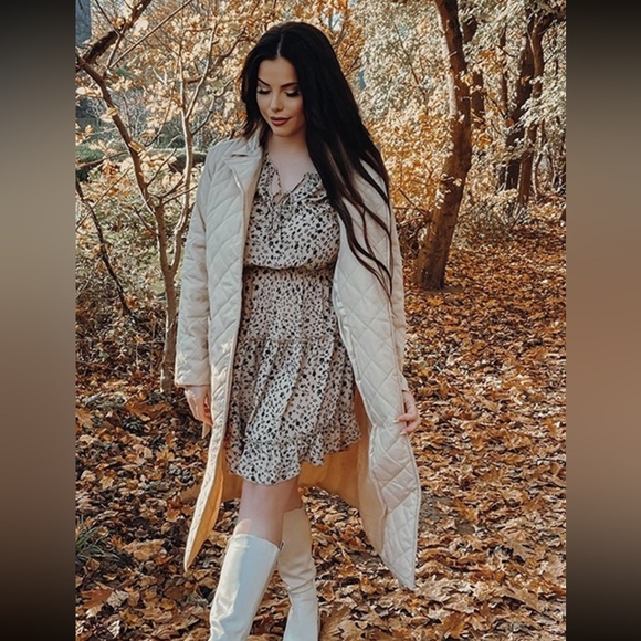 Ditsy Floral Black on Beige Mini Dress Flared Long Bishop Sleeve - Picture 7 of 8